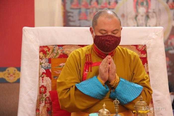 The Head of the Buddhists of Kalmykia bestows a Teaching