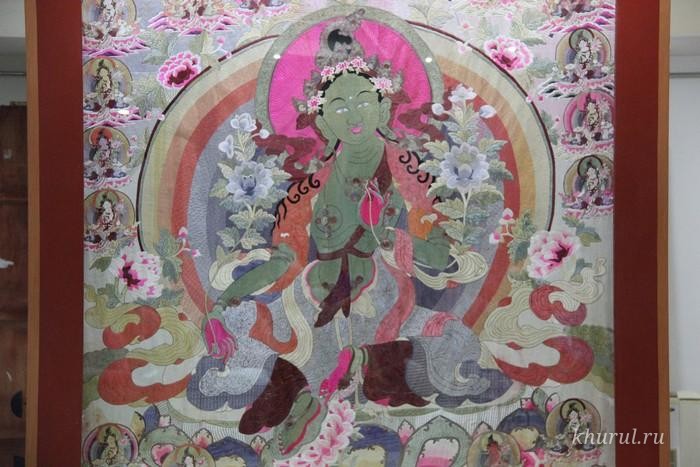 Monks of the Central Khurul held a prayer service at the Green Tara thangka