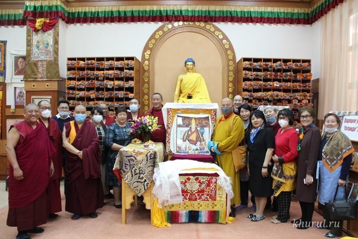 On April 25, a prayer service in honor of the birthday of the 11th Panchen Lama was held at the Central Khurul of Kalmykia