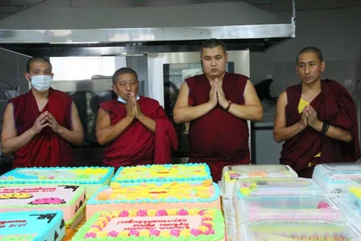 On the 14th Dalai Lama's birthday, medical and social organizations of Kalmykia received festive cakes