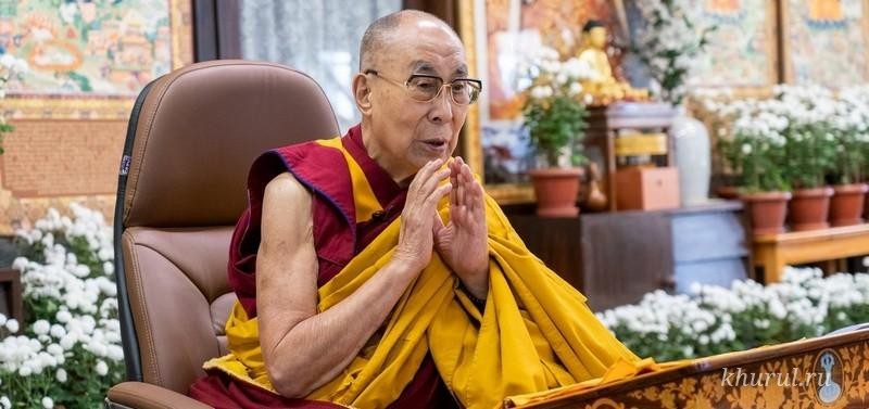 The Dalai Lama Gives Teachings on the Mahasatipatthana Sutta