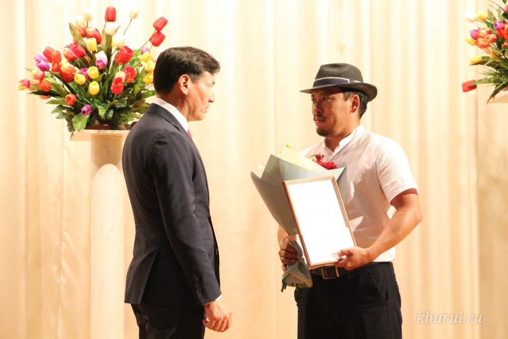Yonten Gelung Awarded the “Public Recognition” Prize