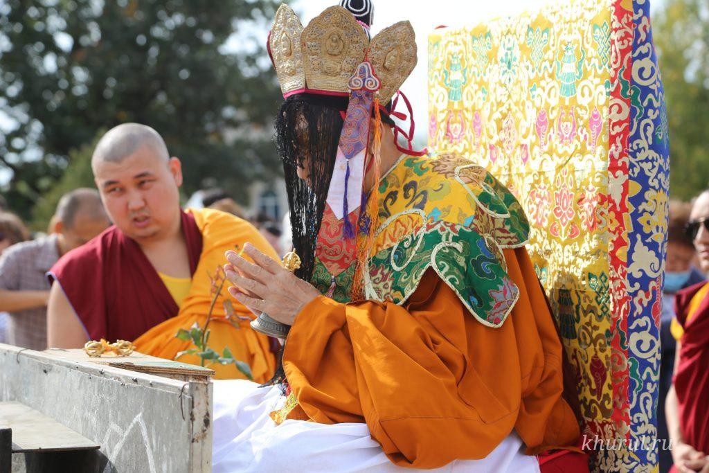 An Offering to the Deity of Fire. Today the Tantric Ritual “Jinseg” Was Held at the Central Khurul.