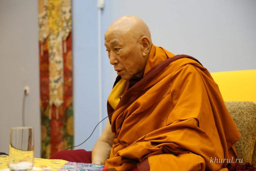 Yeshe Lodoy Rinpoche bestowed a commentary on the practice of taking Refuge and generating bodhichitta