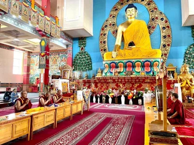 Tomorrow, November 15, on the 22nd lunar day of the month of the Mouse, Buddhists celebrate one of the most important holidays - the Day of Buddha Shakyamuni's Descent from the Heaven of the 33 Deities.