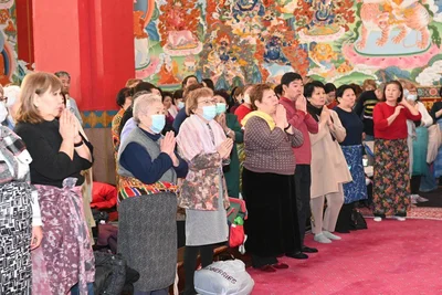 Offering prayers to all the Protectors of the Dharma