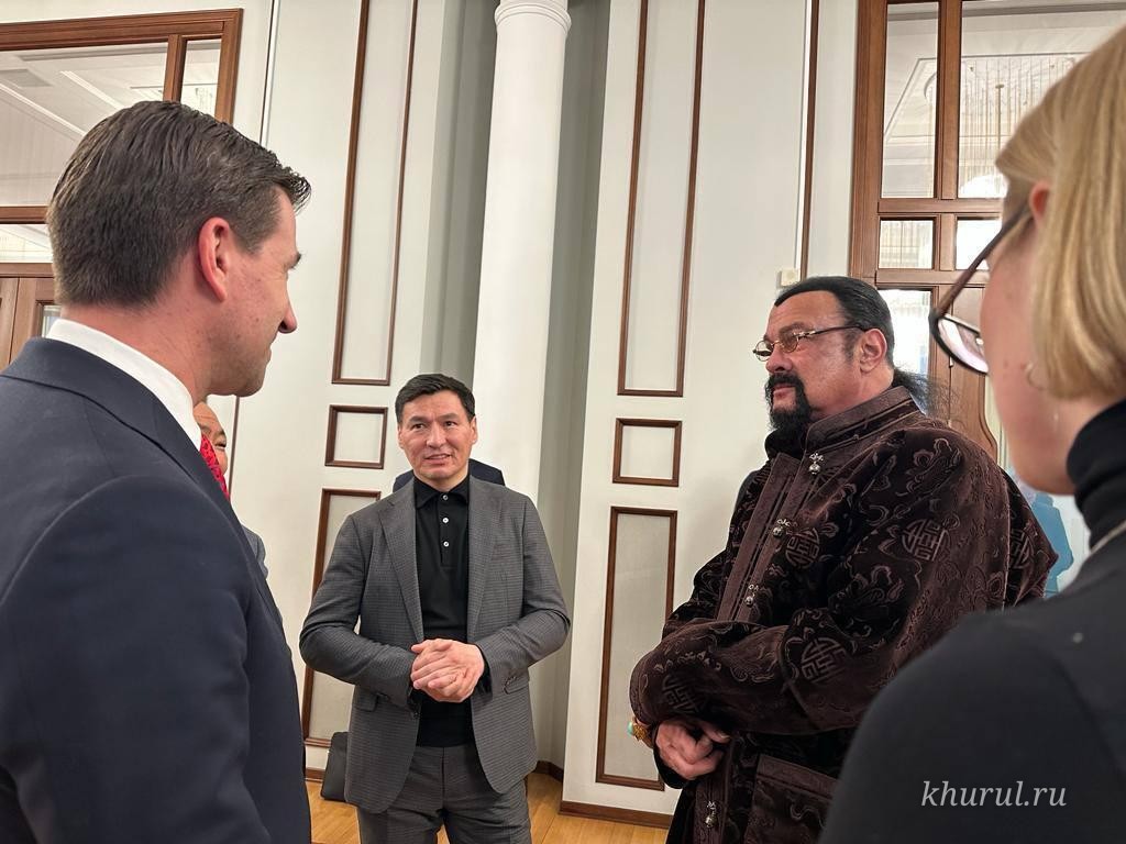 The Buddhist Foundation begins active work