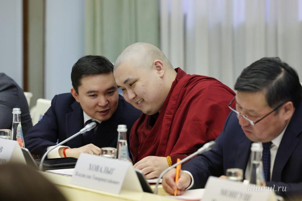 The Buddhist Foundation begins active work