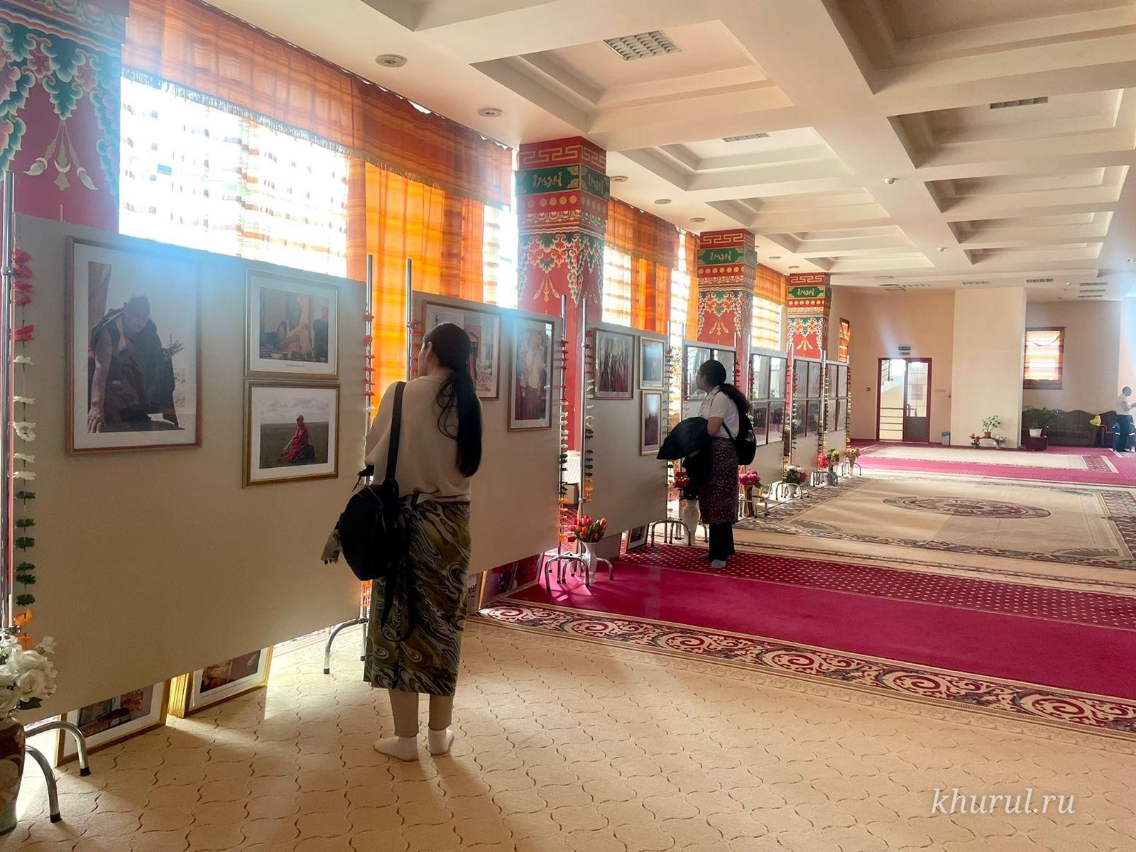 A photo exhibition dedicated to the memory of Geshe Lharampa Tenzin Dugda is being held at the Central Khurul