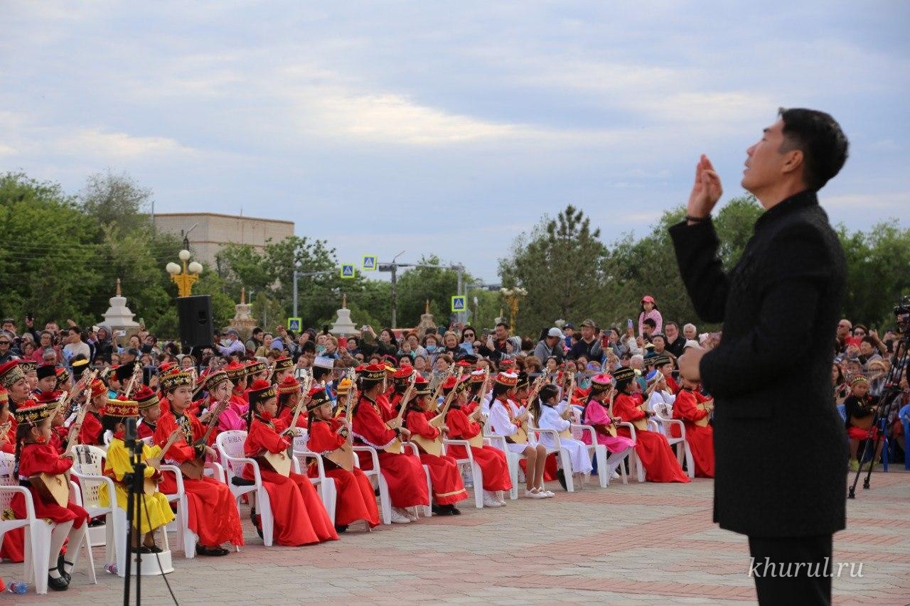 A Musical Offering to the Three Jewels Was Held in Elista