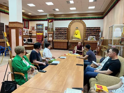 A Lively and Interesting Dialogue. Lectures on the Basics of Buddhist Philosophy Are Held at the Central Khurul