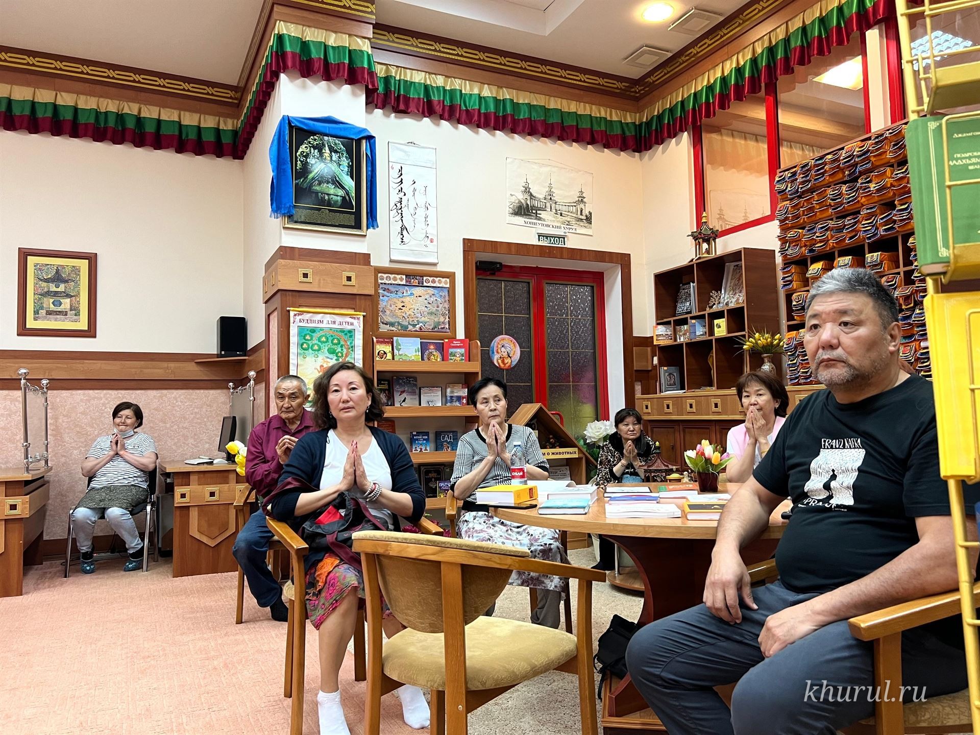 A Lively and Interesting Dialogue. Lectures on the Basics of Buddhist Philosophy Are Held at the Central Khurul