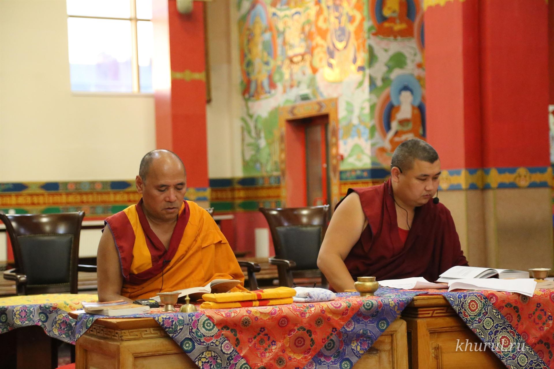 The Venerable Geshe Tenzin Loden Conferred the One-Day Mahayana Vows