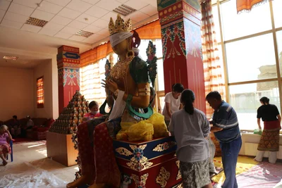 A ceremony of placing the sacred substances in the Maitreya statue was held at “The Golden Abode of Buddha Shakyamuni”