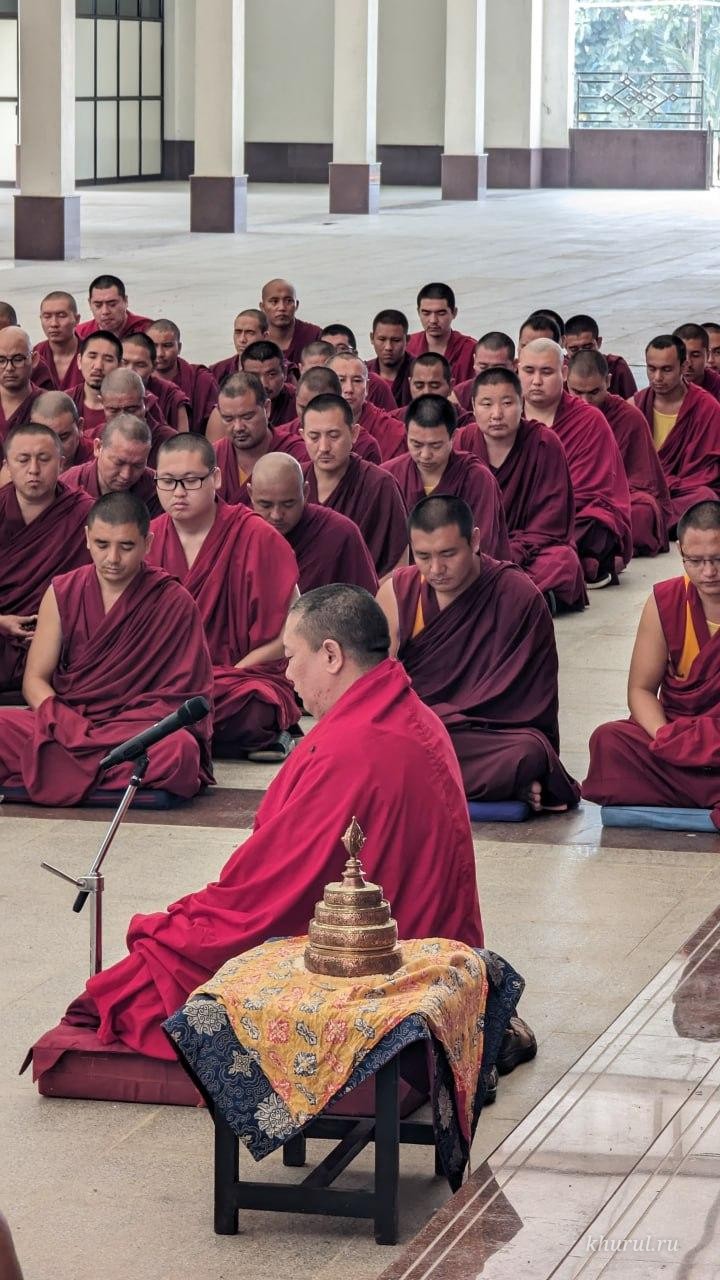 Yonten Gelung today defended the high title of Geshe at Drepung Gomang Monastery