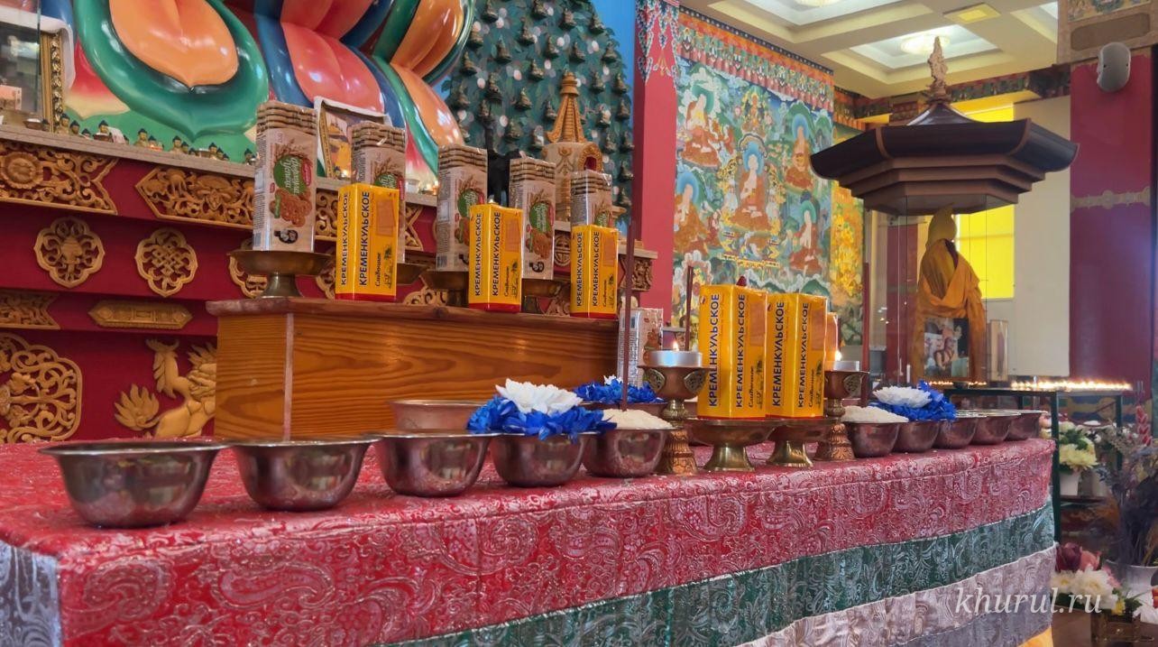 Every month, on the 29th lunar day, the “Kangso” ritual, a ritual of appeal to the Protectors of the Dharma, is held at the Central Khurul