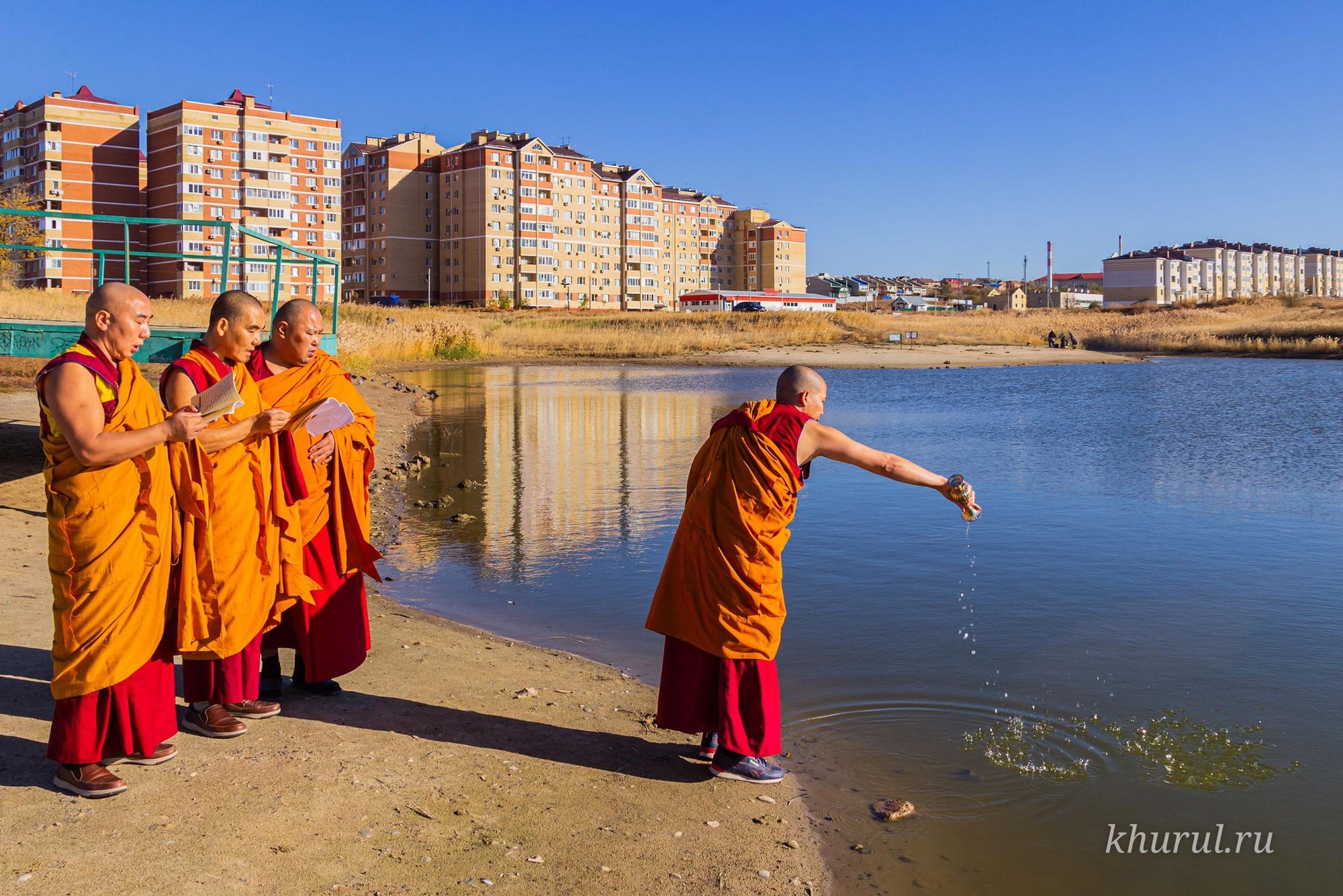 Photo report from the sand mandala dismantling ceremony