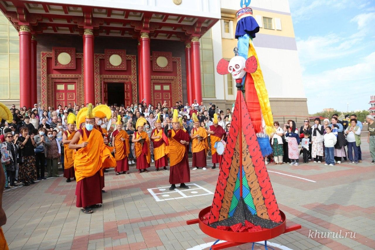 The Obstacle-Removing Ritual “Torgyak” Held by the Monks of the Central Khurul