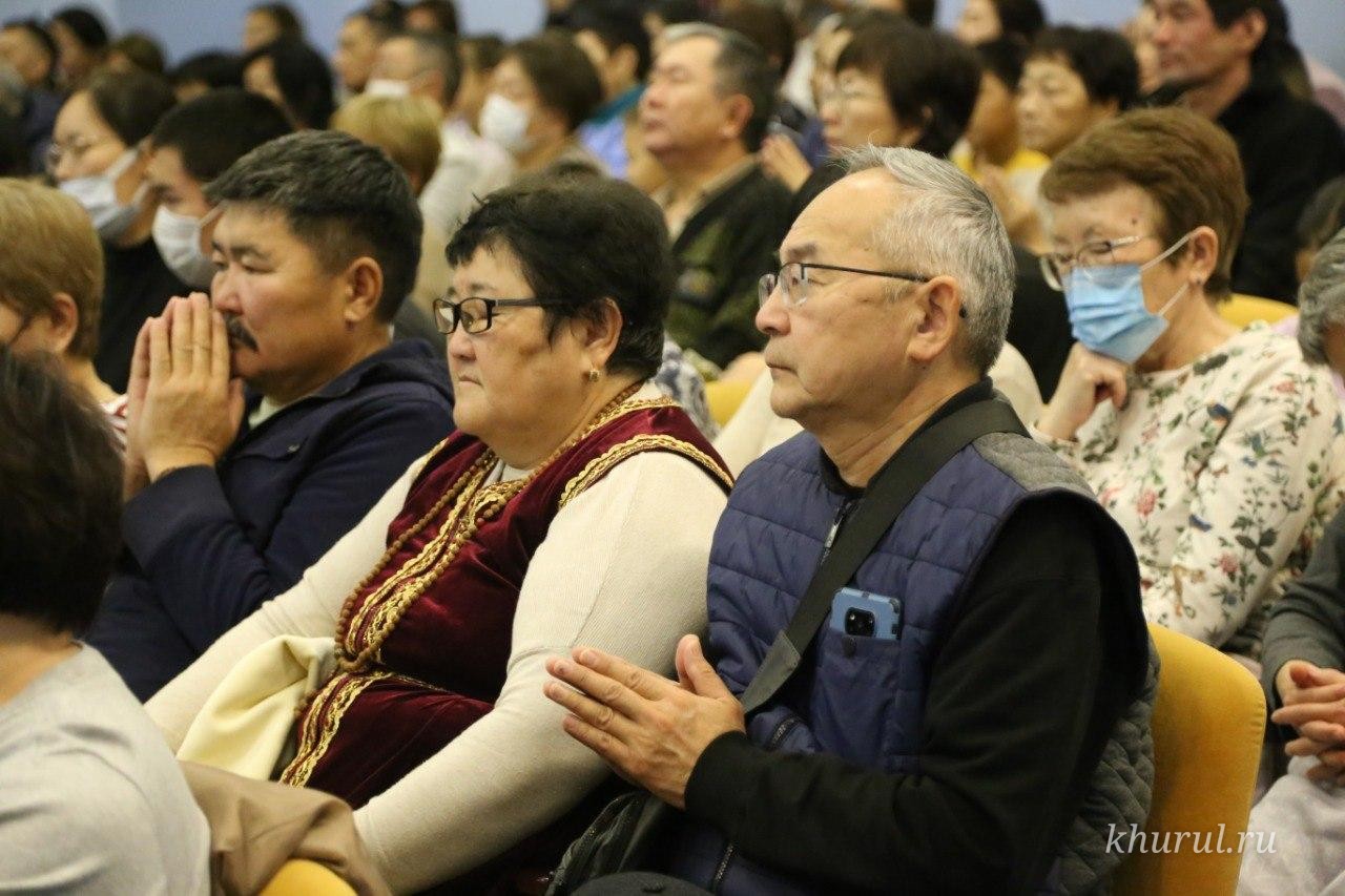 The faithful of Kalmykia offered their prayers to White Tara
