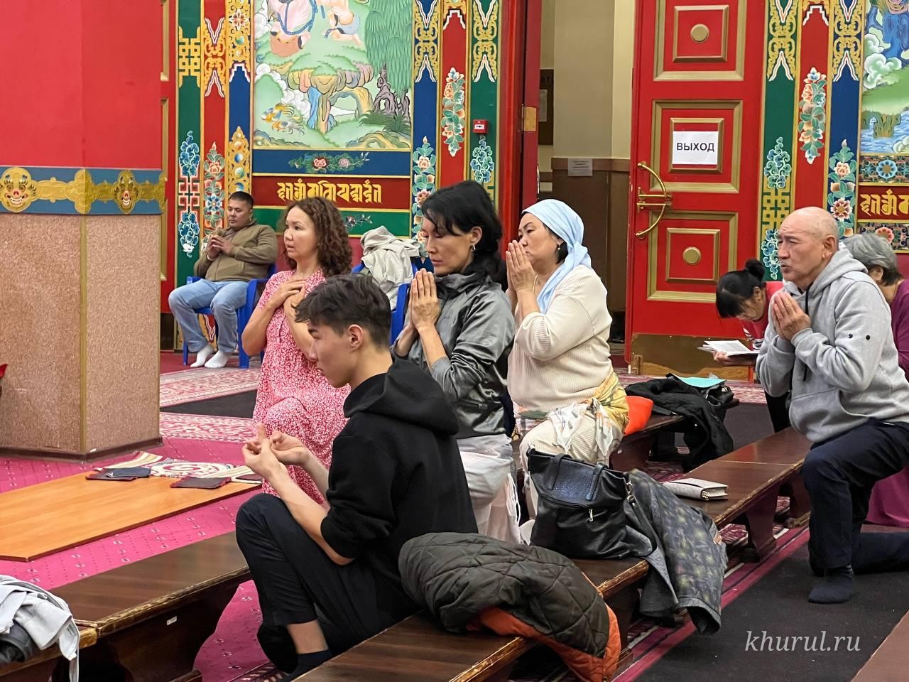 In Kalmykia, the faithful took the one-day Mahayana vows in honor of the Buddhist holiday