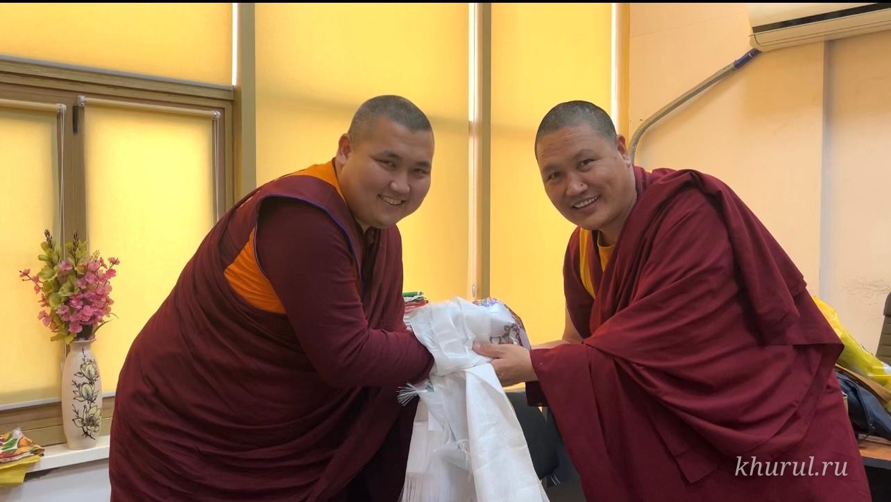 The monastic Sangha congratulated Geshe Yonten on being awarded the high title