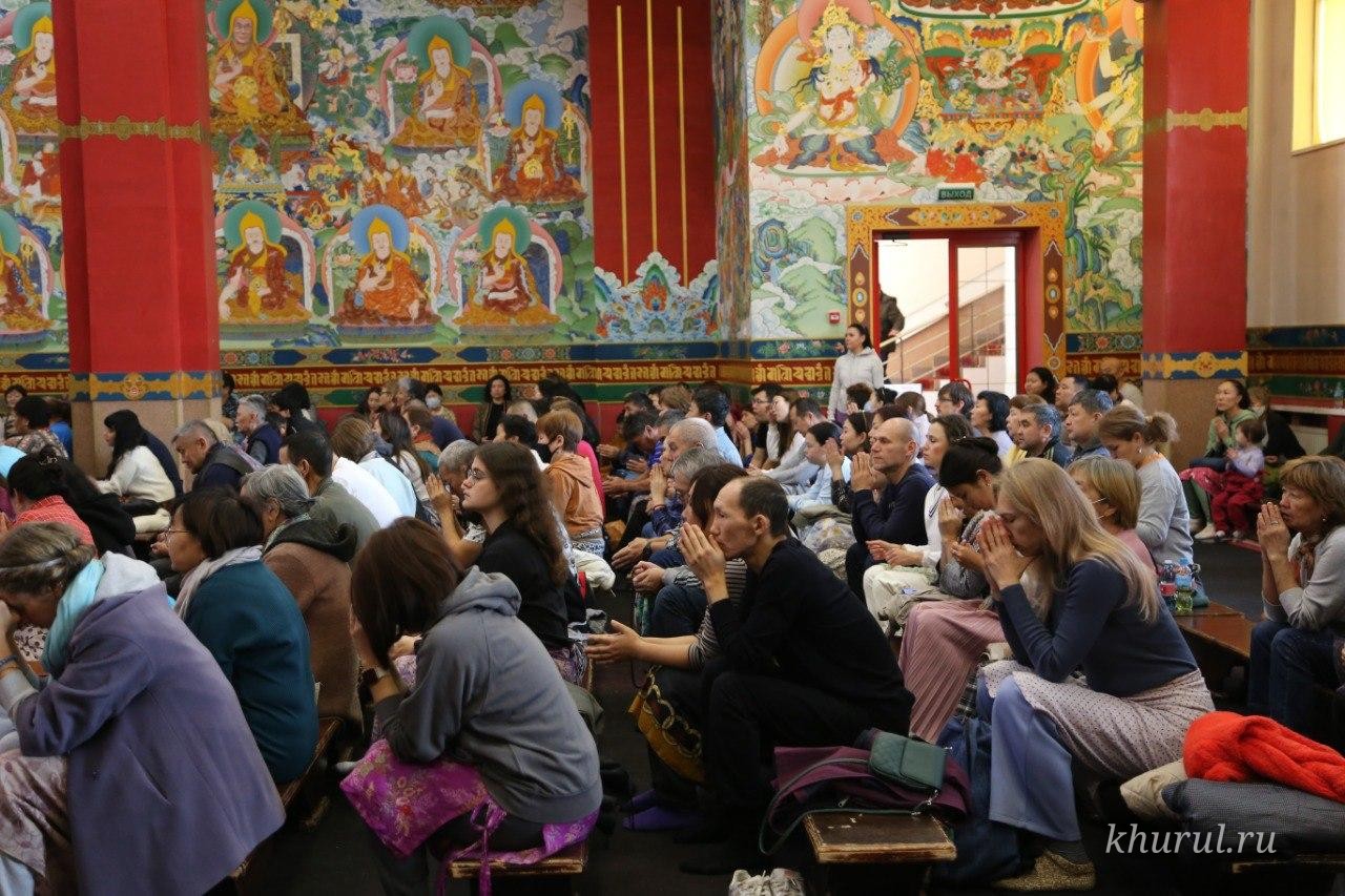 Photo report from the festive prayer service dedicated to the Day of Buddha Shakyamuni’s Descent from Tushita Heaven