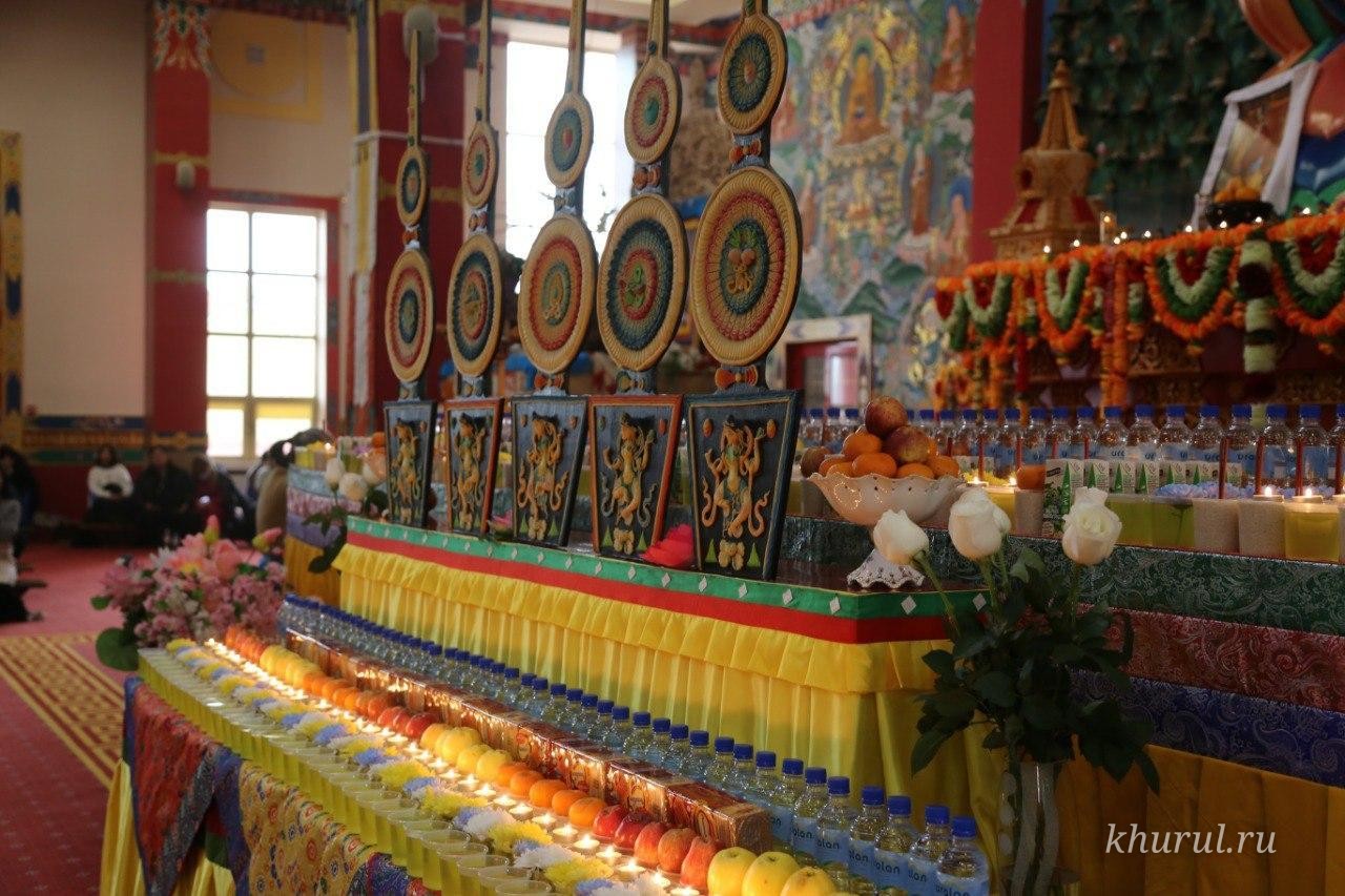 The first day of the Ik Yöräl (Monlam Chenmo) prayer assembly was held in Kalmykia today