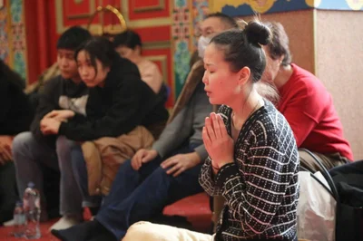 Praising the Three Jewels. Ik Yöräl continues in Kalmykia