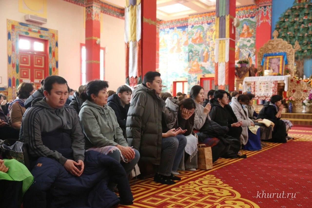 Praising the Three Jewels. Ik Yöräl continues in Kalmykia