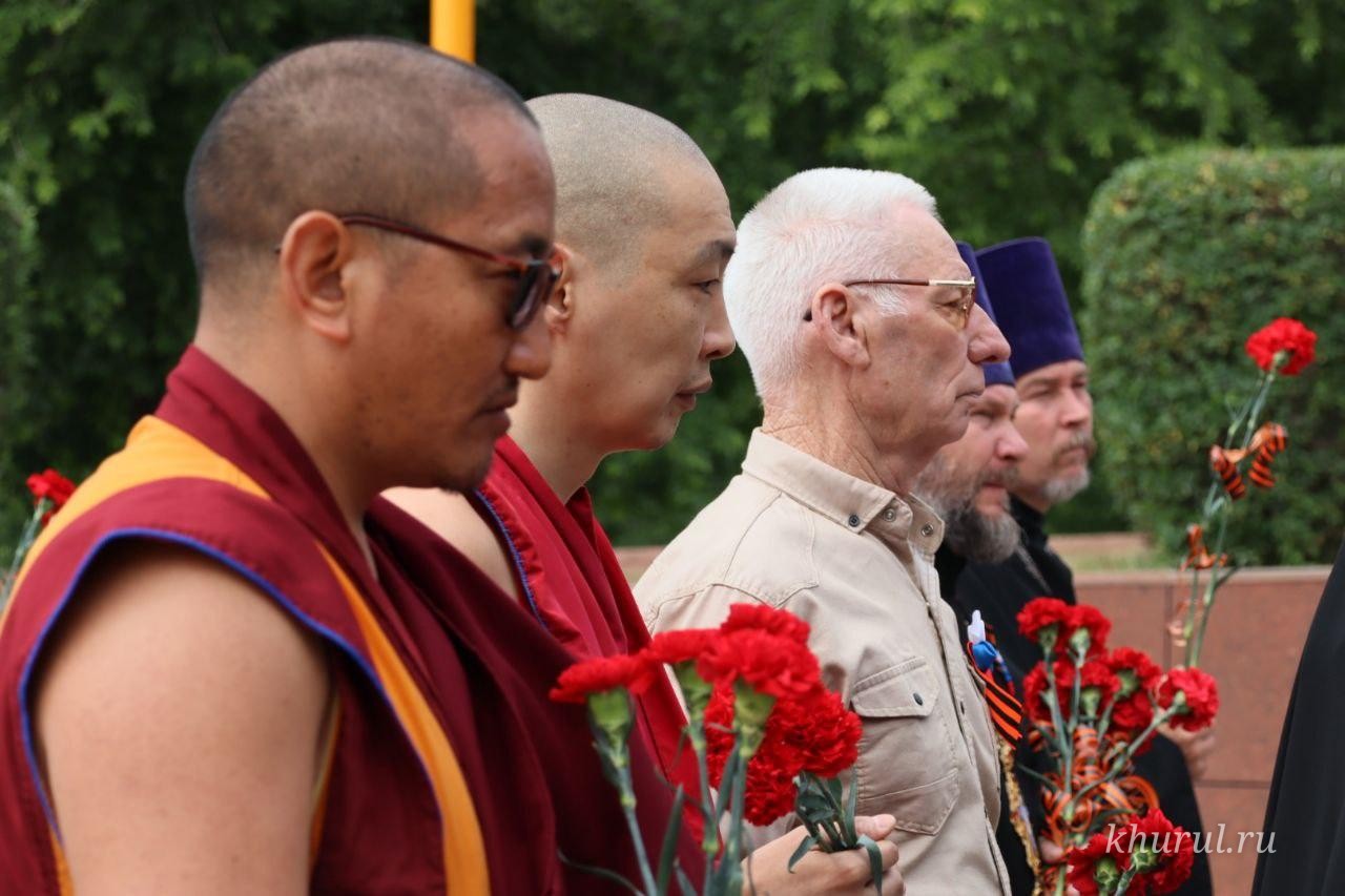The Monastic Sangha of Kalmykia Congratulates Its Fellow Countrymen on Victory Day