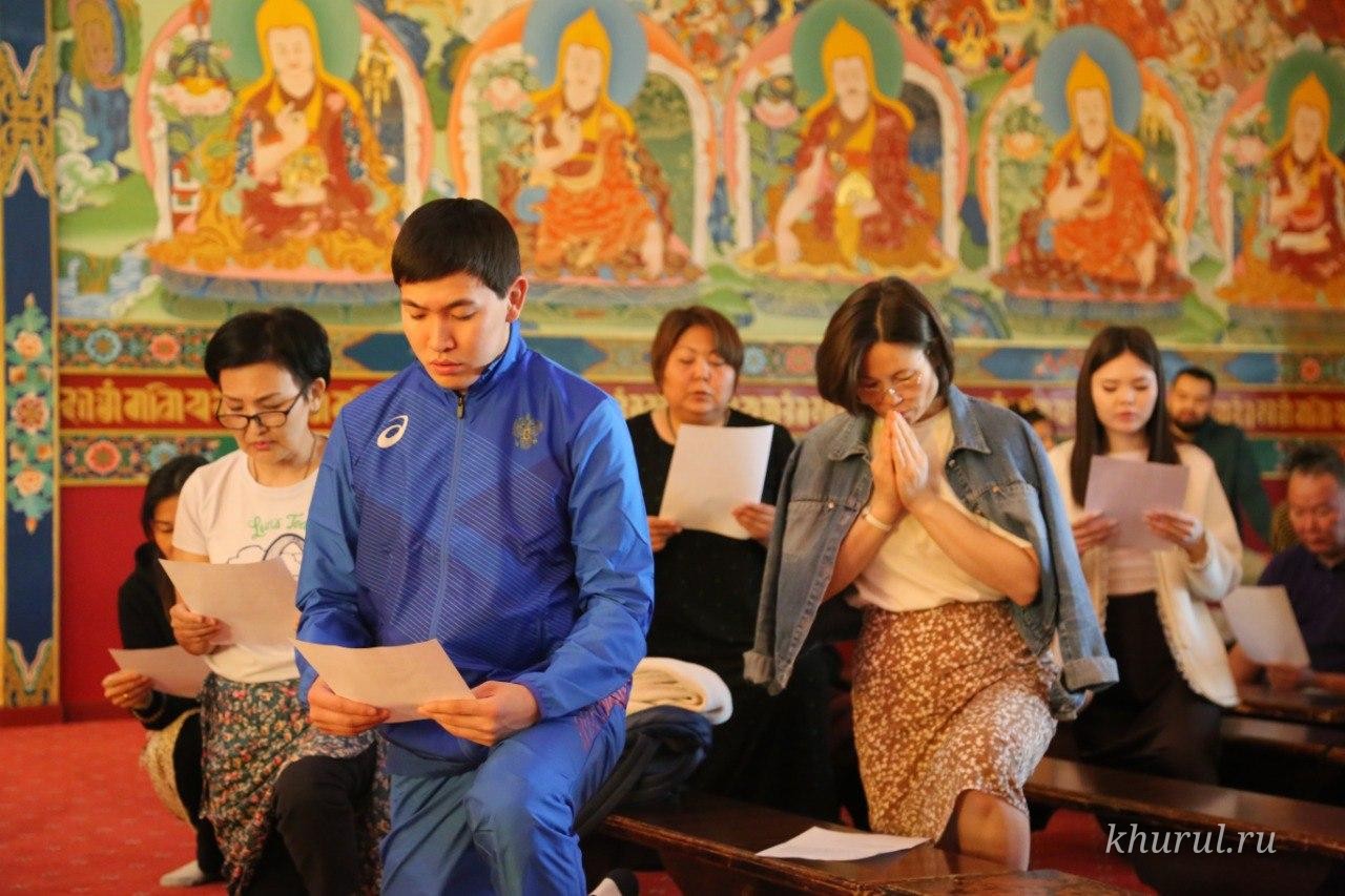 The Shajin Lama of Kalmykia Bestowed Vows on the Faithful on the First Day of Urs Sar