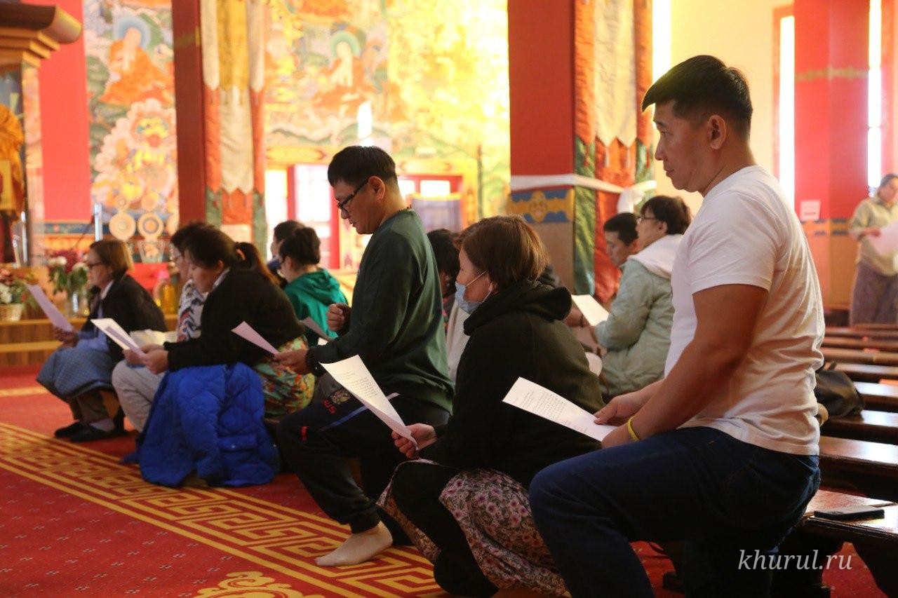 The Shajin Lama of Kalmykia Bestowed Vows on the Faithful on the First Day of Urs Sar