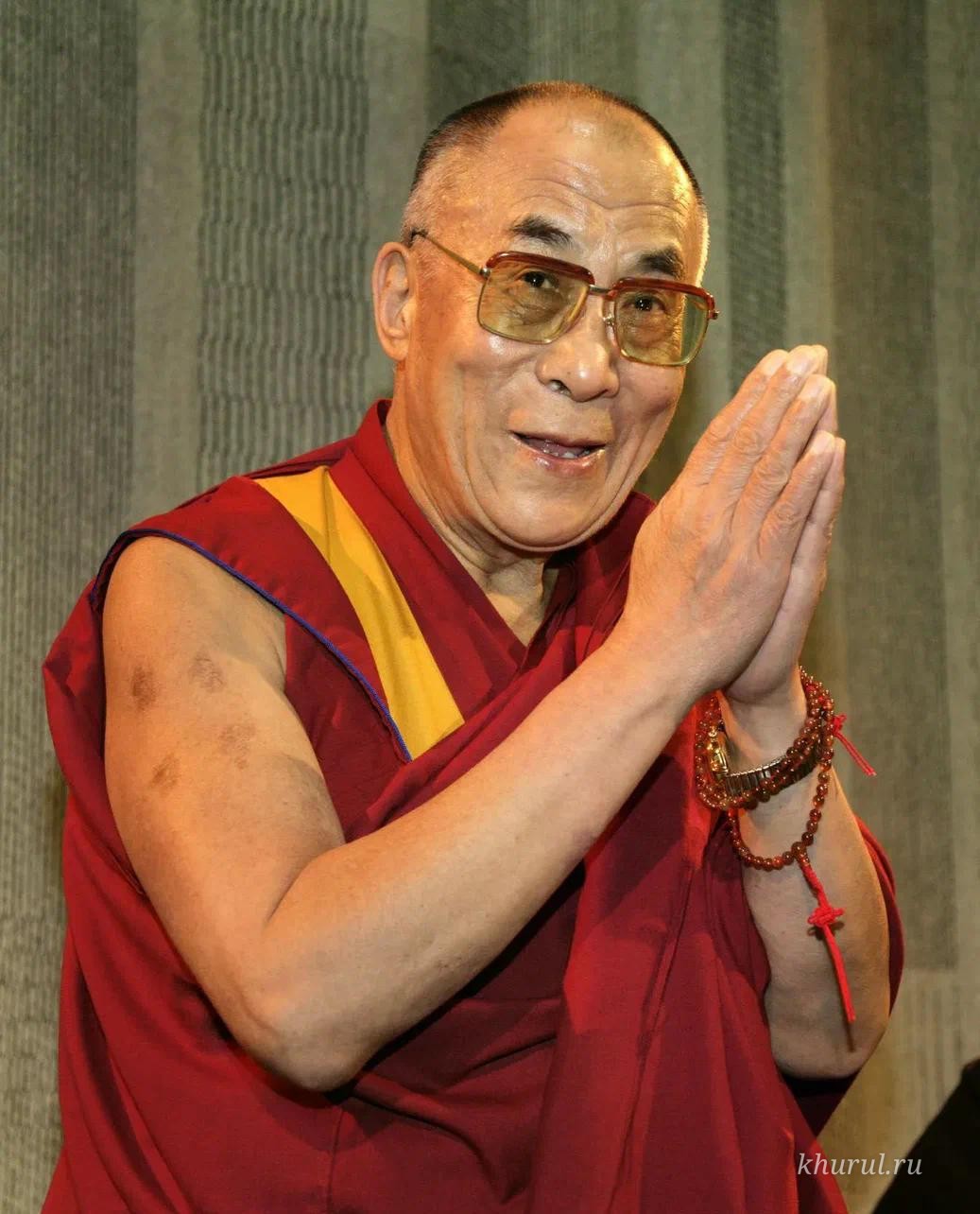 Dedicating Merit to the Successful Treatment and Swift Recovery of His Holiness