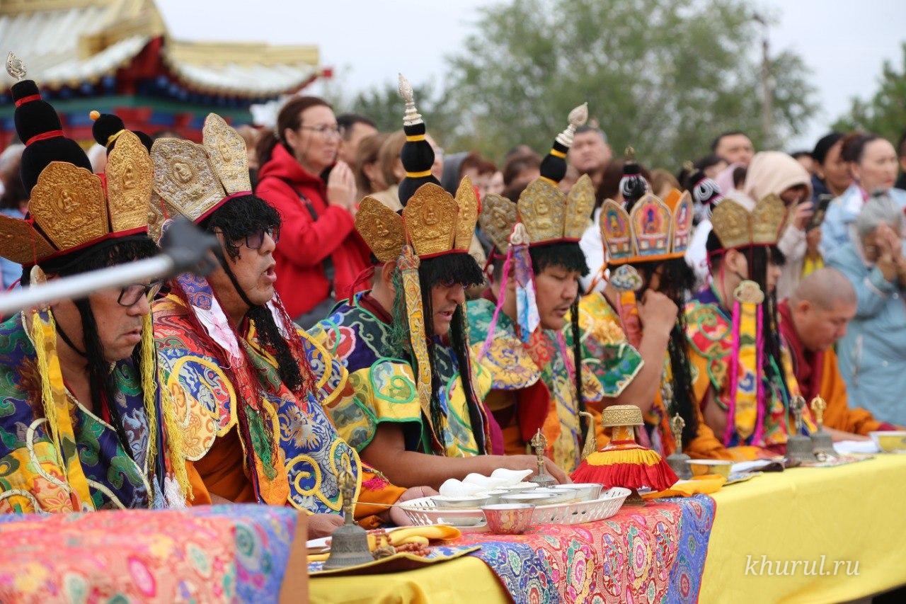 Offerings Through Fire… Today Kalmykia Held the “Jinseg” Ritual