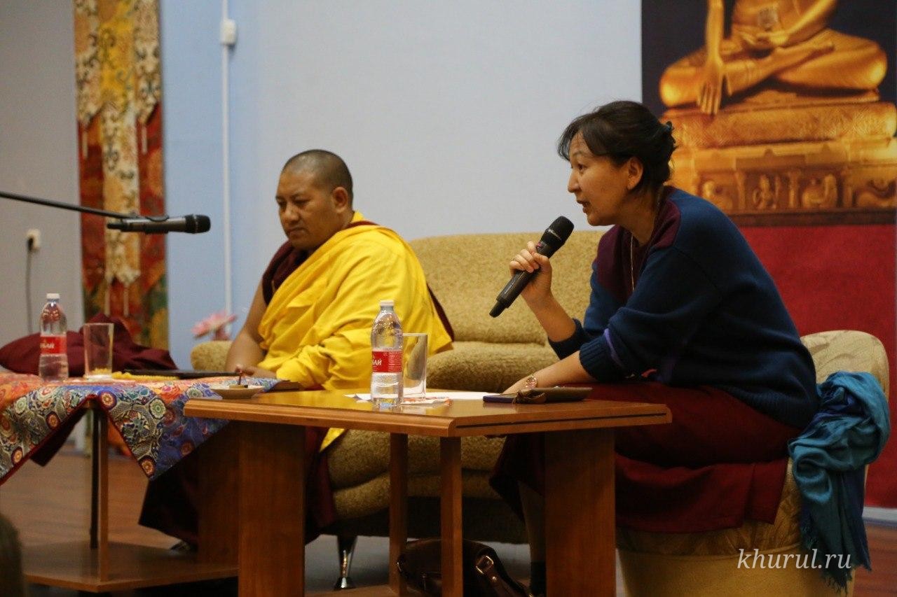The Venerable Geshe Lharampa Tenzin Sangpo Rinpoche gives daily lectures at the khurul
