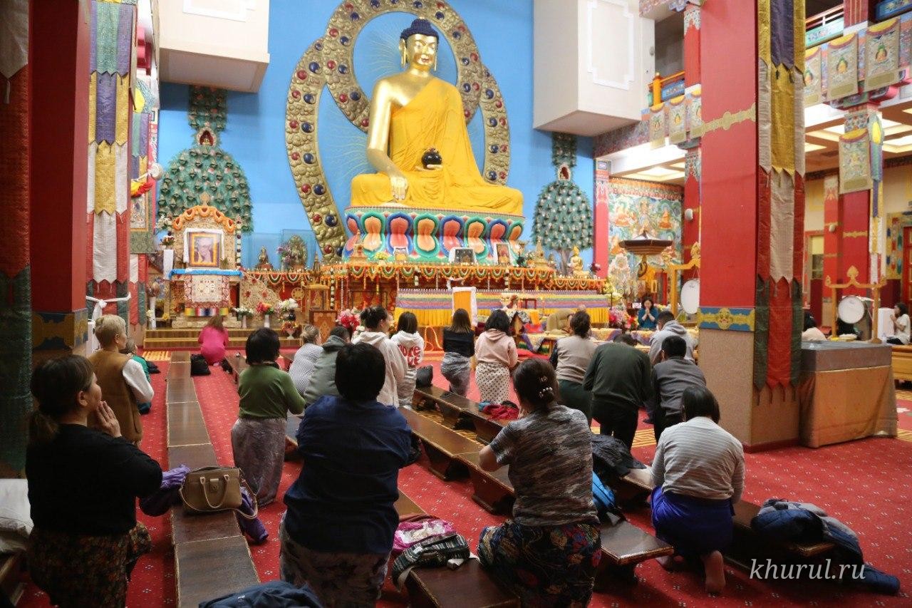 Believers of Kalmykia Took the One-Day Mahayana Vows