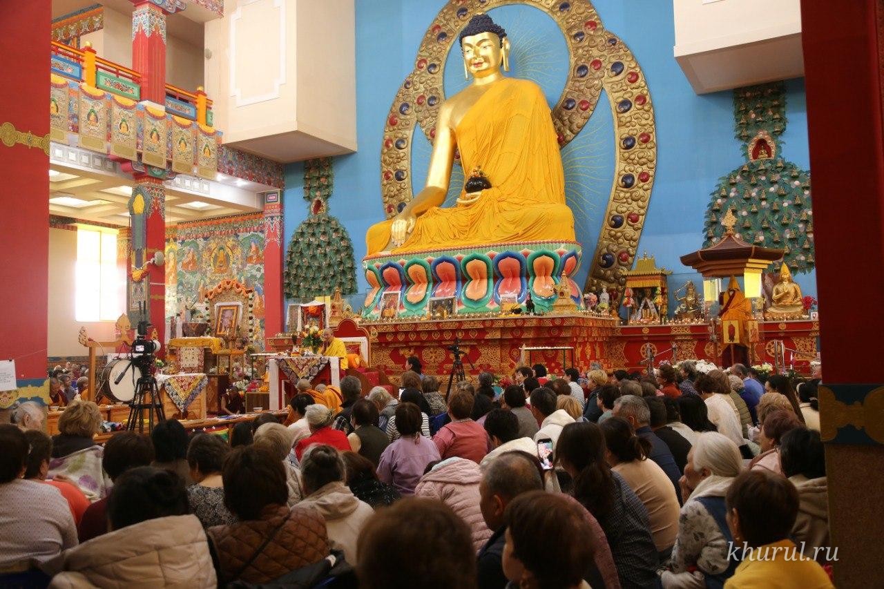 The Venerable Kundeling Tatsak Rinpoche XIII Has Arrived in Kalmykia.