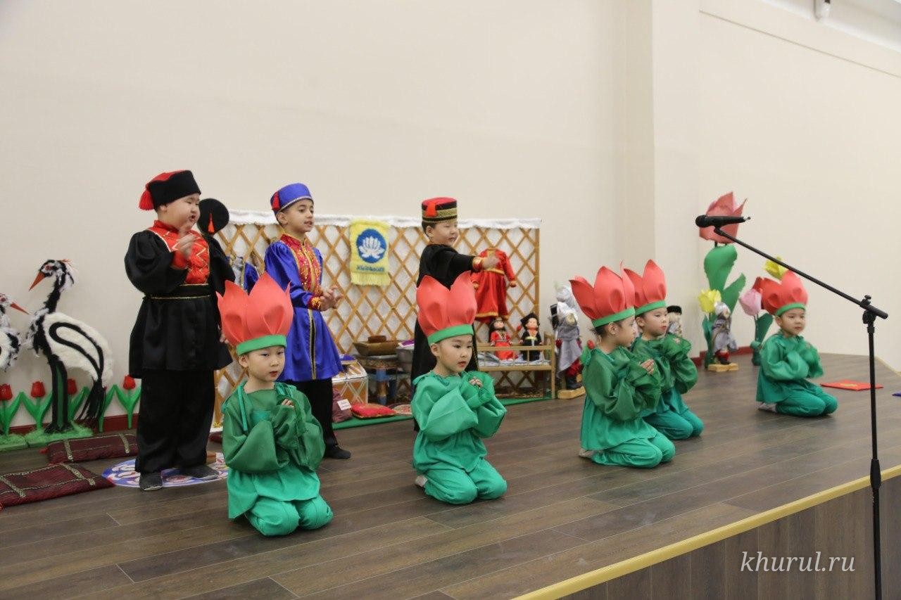 “Eezhin keln - enkr zoor.” The Central Khurul Sums Up the Children’s Contest