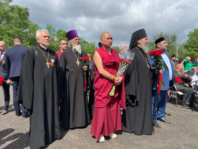 The Monastic Sangha of Kalmykia Congratulates Everyone on Victory Day!