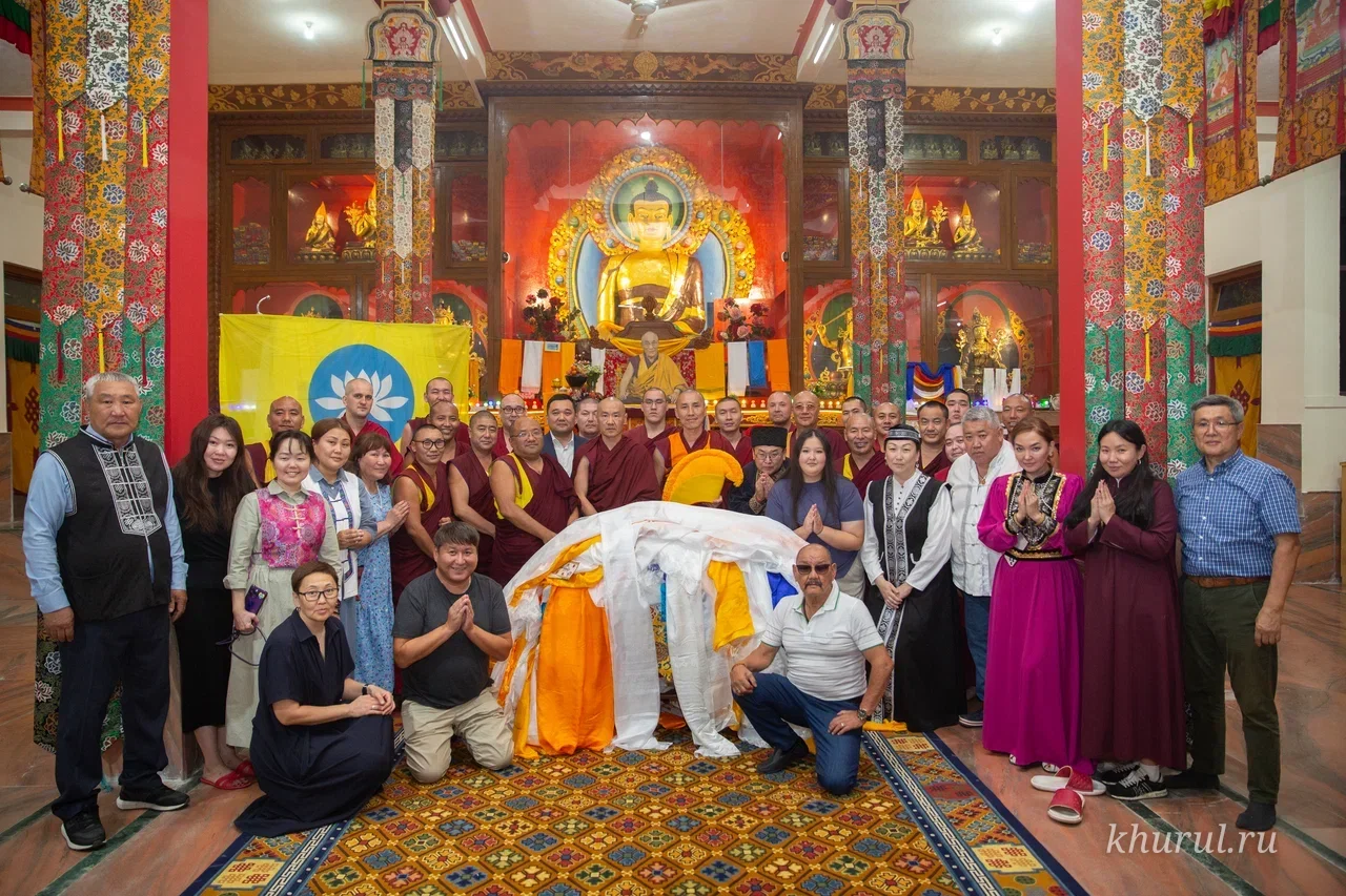 The Monastic Sangha of Kalmykia Congratulates Geshe Lharampa Tenzin Norzang (Sanal Mukubenov)