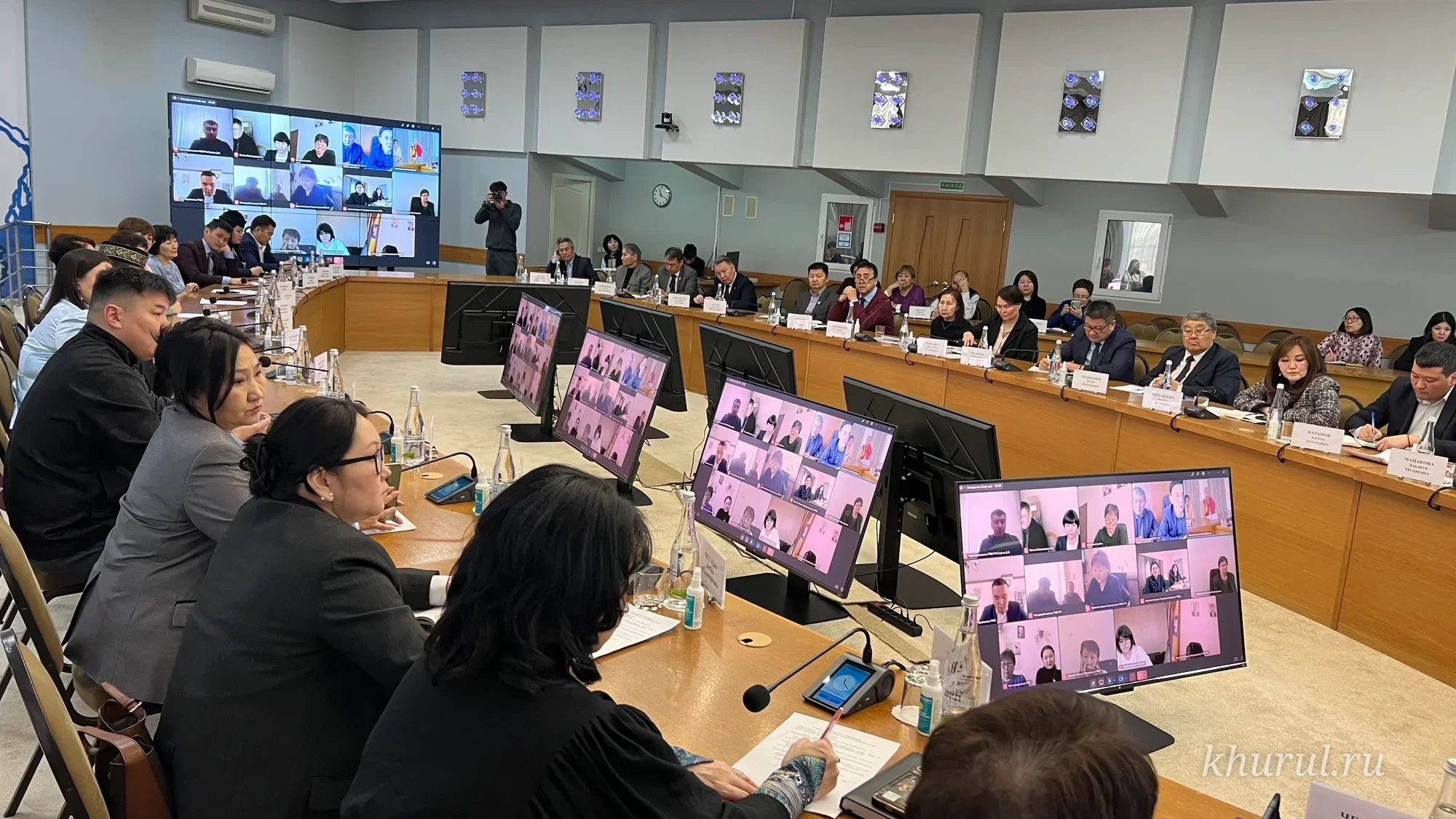 A Substantive Conversation. A Meeting on Preserving the Kalmyk Language Was Held at the Government of the Republic of Kalmykia
