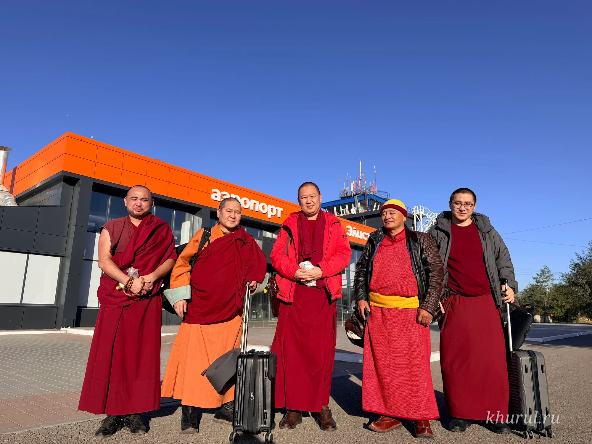 Kamby Lama of the Republic of Tuva arrives in Kalmykia on an official visit