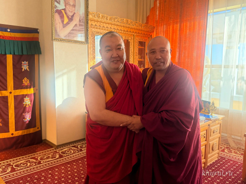 Shajin Lama of Kalmykia Welcomes a Delegation of Monks from Drepung Gomang